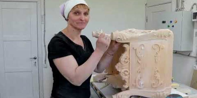Вбудована мініатюра для Служба зайнятості пропонує навчання жінок професіям, в яких традиційно переважали чоловіки.